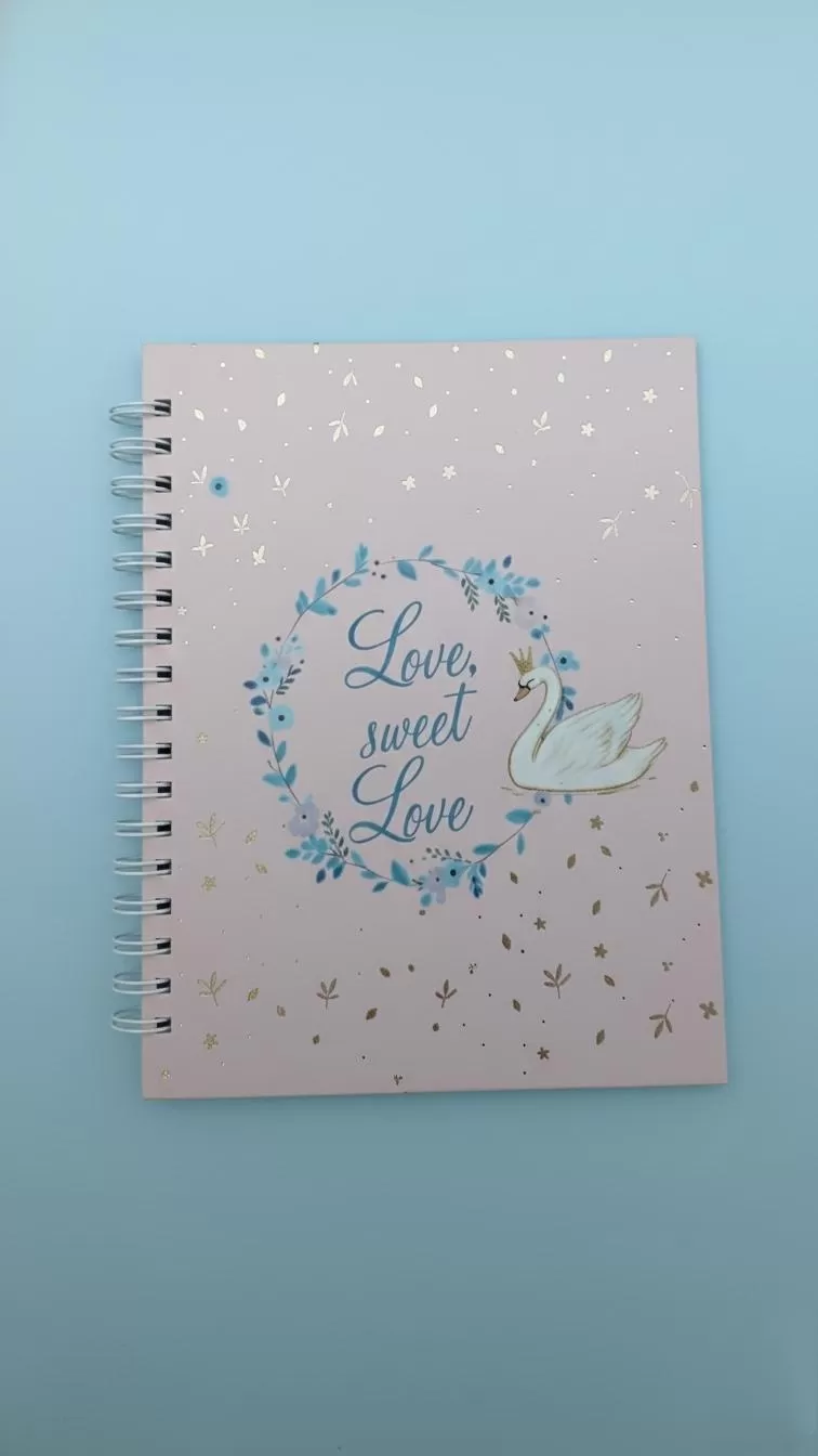 انا سوف اصمم لك اغلفة كتب ودفاتر يومية