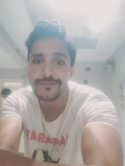 انا سوف اكون الاعلان الدعائي لك بكل احترافية 