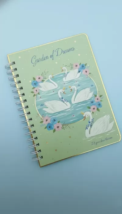 انا سوف اصمم لك اغلفة كتب ودفاتر يومية